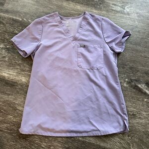 Figs one pocket scrub top in limited edition lavender dew